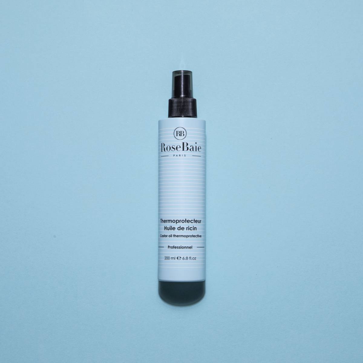 Le spray thermoprotecteur Rosebaie, un essentiel pour vos cheveux cet été